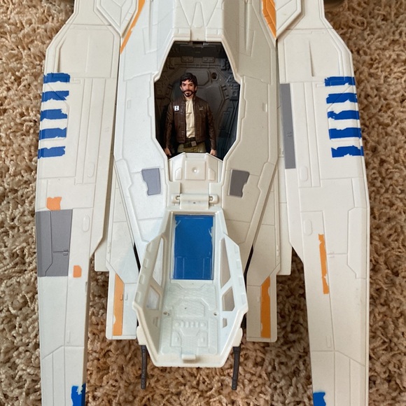 DISNEY STAR WARS ROGUE ONE REBEL U-WING FIGHTER SHIP AND CAPTAIN - Picture 4 of 6